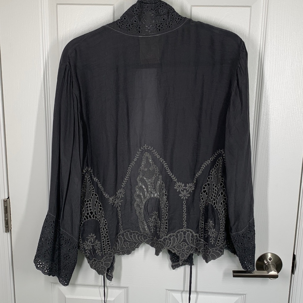 Johnny Was gray tie front shirt kimono embroidered top size medium - Picture 3 of 9